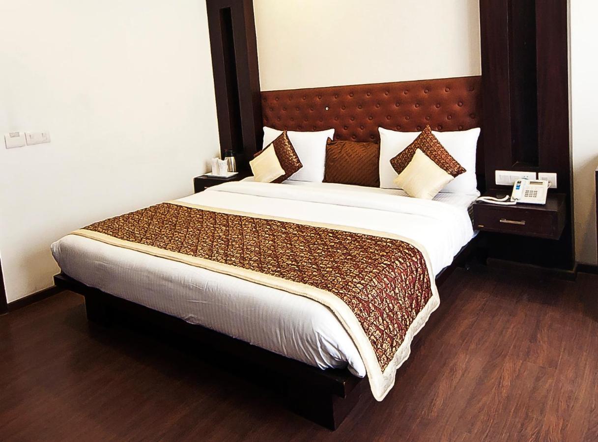 Divine Paradise Tavisha New Delhi Exterior photo