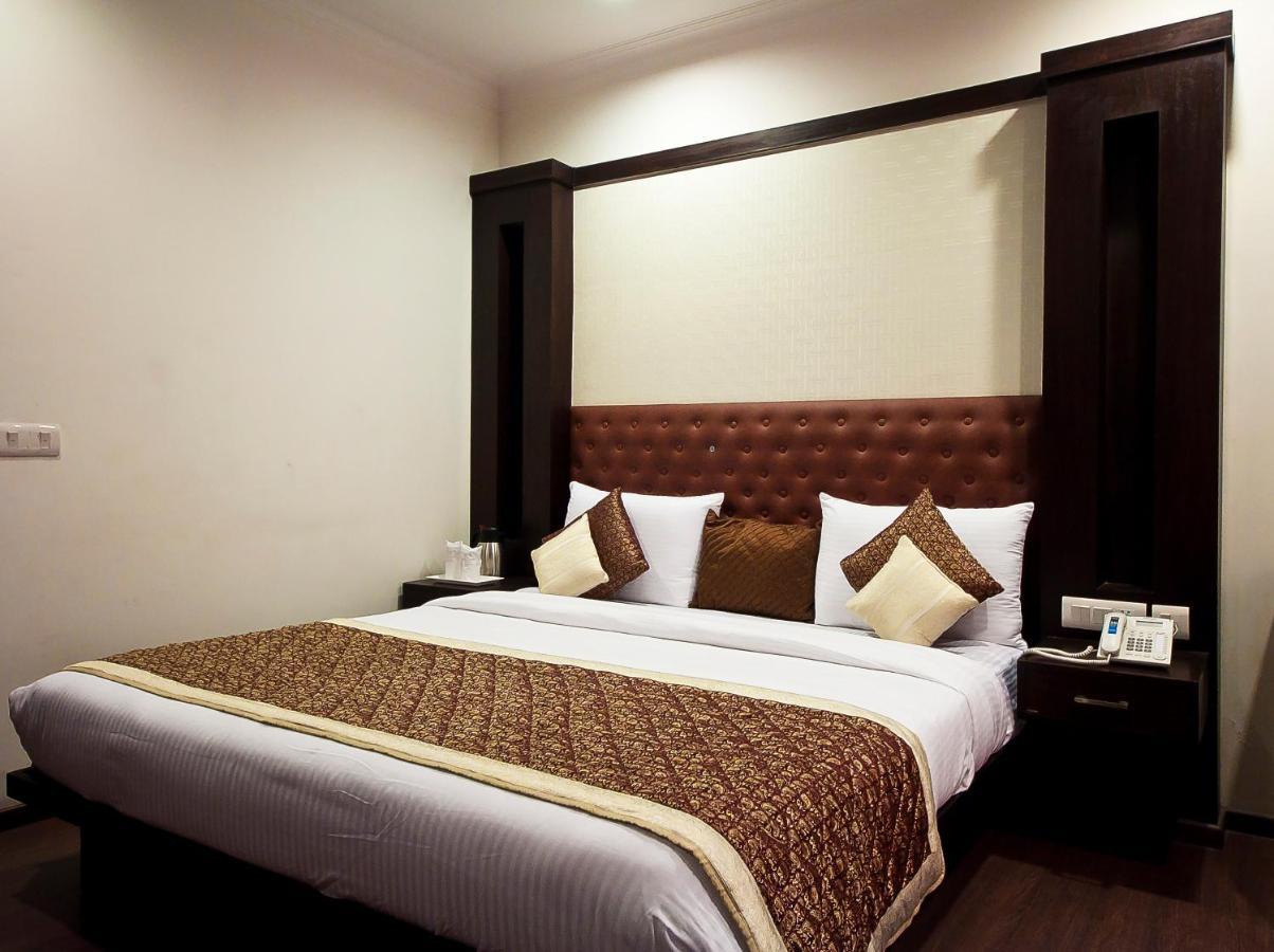 Divine Paradise Tavisha New Delhi Exterior photo